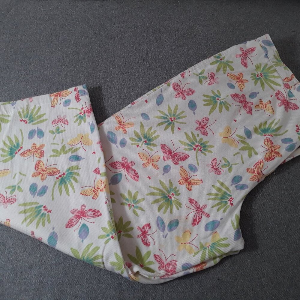 Sag Harbor Sport Capri's Cheerful Floral Pattern - Size 14